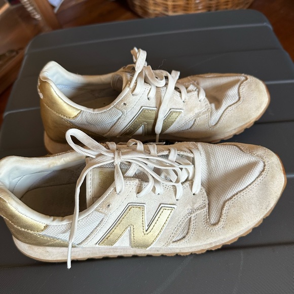 NB 520 Woman’s size 10 sneakers - Picture 1 of 9